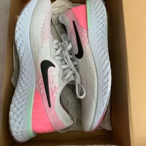 Women’s Nike React Flyknit